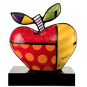 The giant apple -sculpture-romero-britto