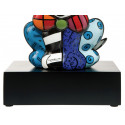 The big dog -sculpture-romero-britto