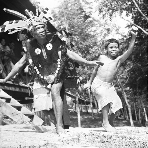 Danse Tribale – Ibans, Bornéo, 1965
