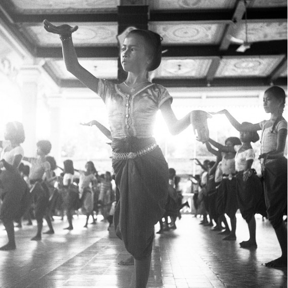 Rehearsal of the Little Rats, Royal Palace, Cambodia, 1866 - Khmers
